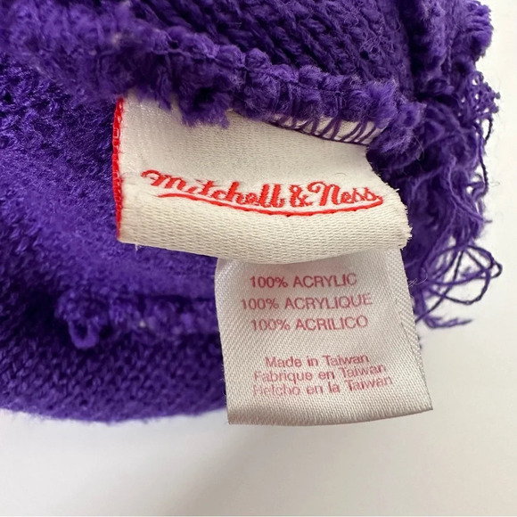 Vintage 1996 Toronto Raptors Old Rejected Logo Toque Pom-Pom  Winter Hat - Picture 6 of 7